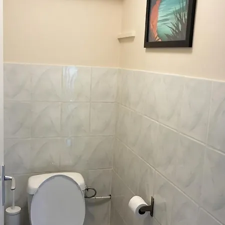 דירה Tres Joli T2 De 40m2 A 300m Clim, Balcon, Garage, Cosy Et Confort *