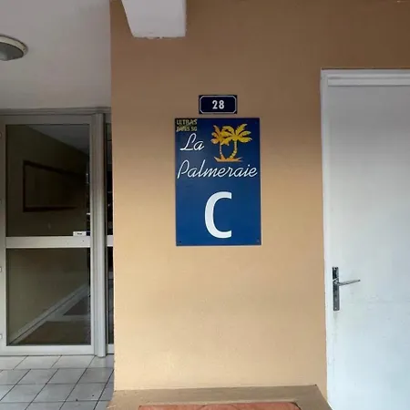 Très Joli T2 De 40m2 à 300m Clim, Balcon, Garage, Cosy Et Confort Appartement *