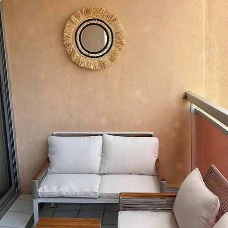 Tres Joli T2 De 40m2 A 300m Clim, Balcon, Garage, Cosy Et Confort קבלייר-סור-מר